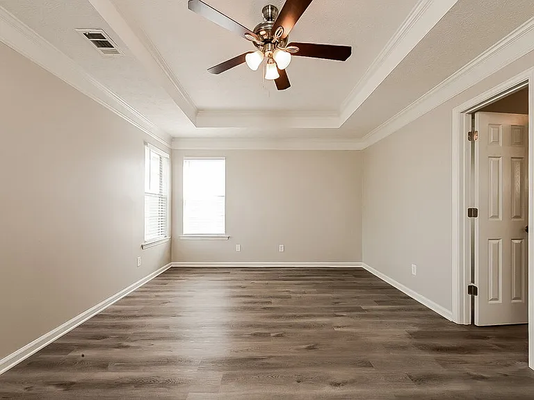 1375 Lafayette Sq — Photo 10