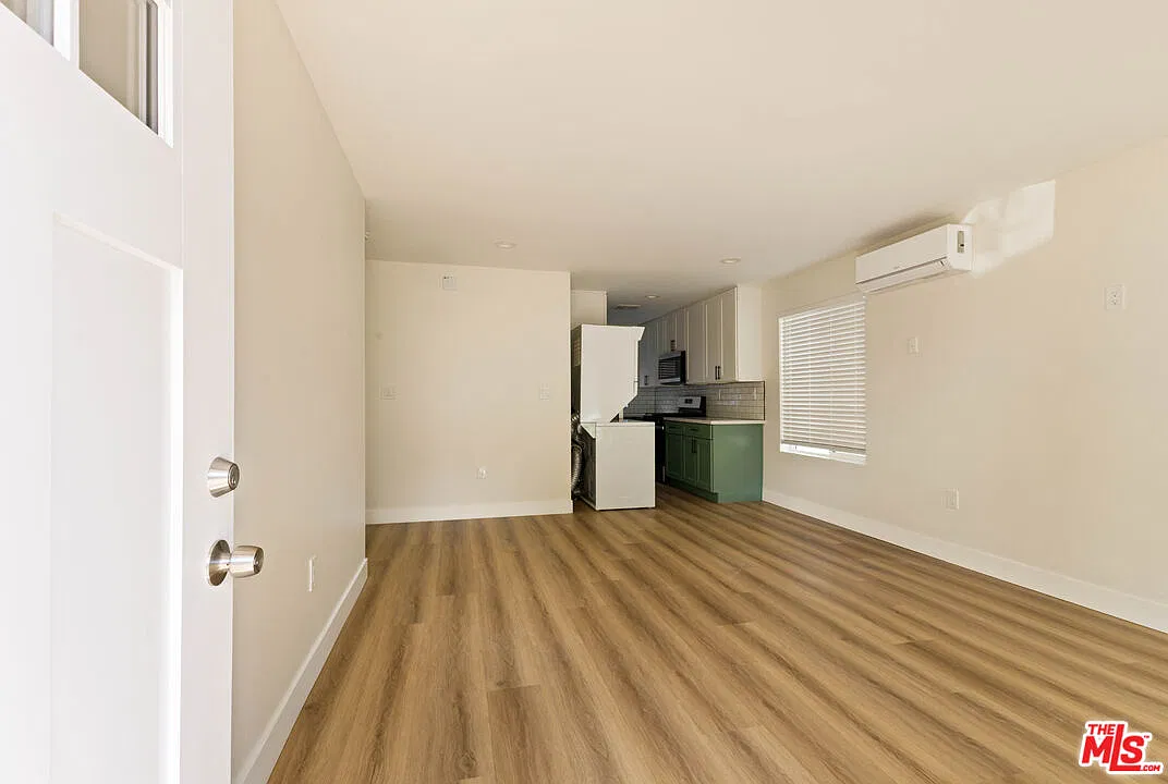 2 bed, 2.0 bath, 750 sqft, $2,995 — Photo 3