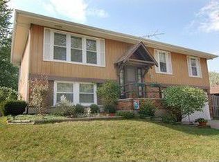 137 Richmond Dr, Bolingbrook, IL 60440