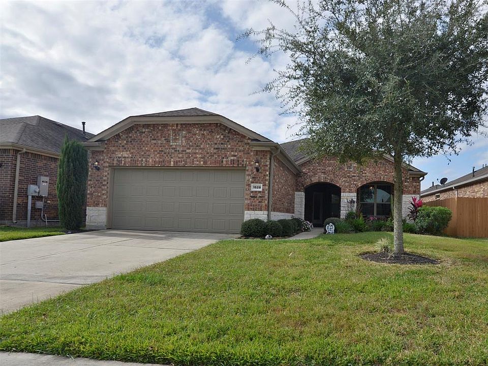1st image of 1528 Tuscan Village Dr