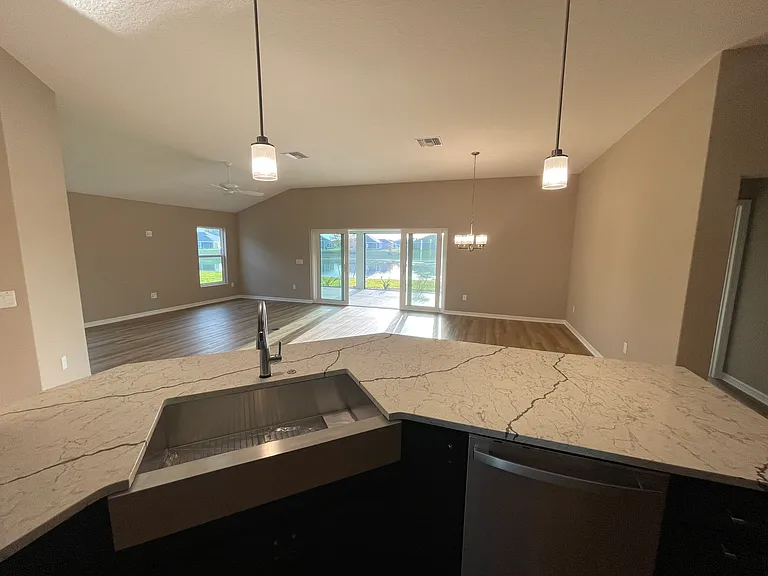 7189 Tucson — Photo 10