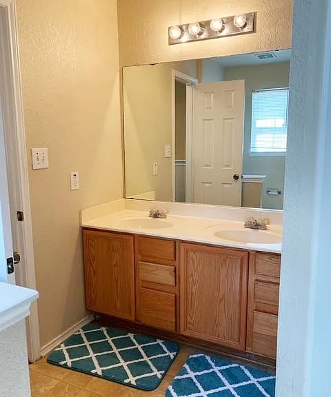 403 Amberdale Oak — Photo 18