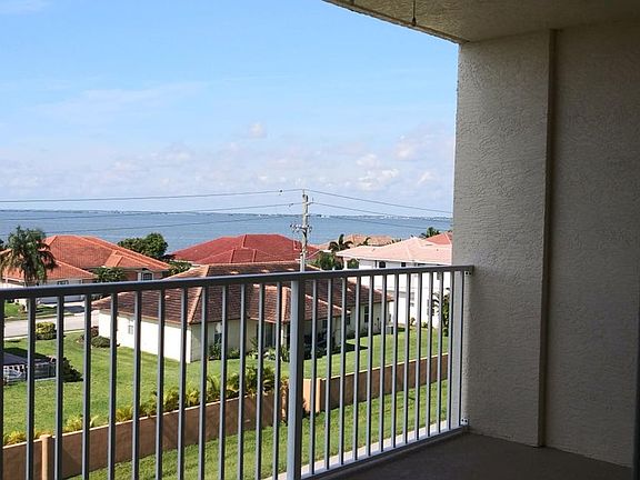 4th image of 551 Casa Bella Dr Unit 403