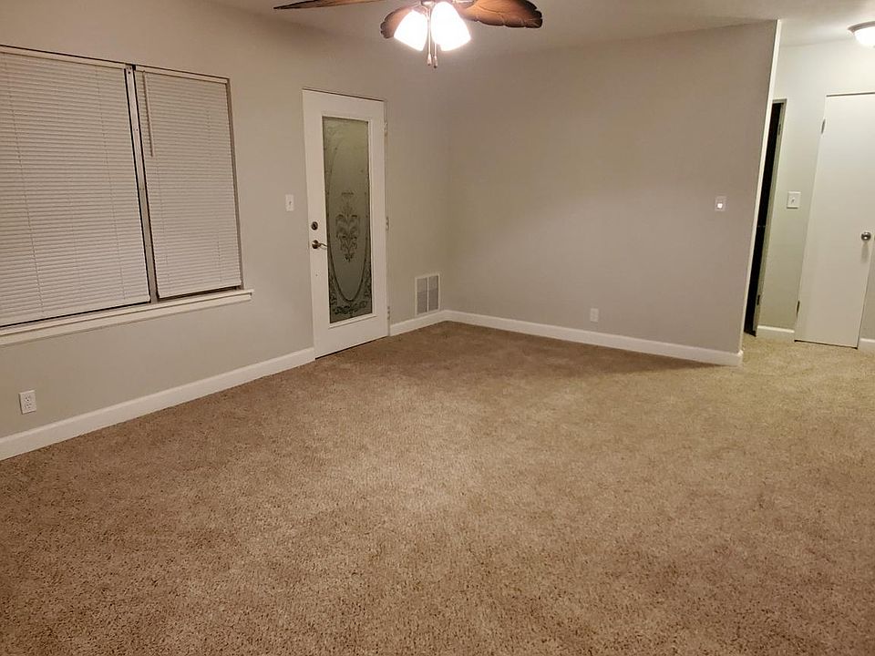 1st image of 1405 S Saint James Blvd