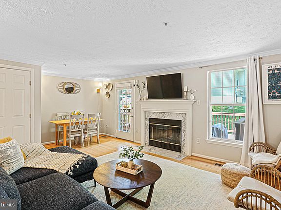 3rd image of 6045 Shepherd Sq Unit 93