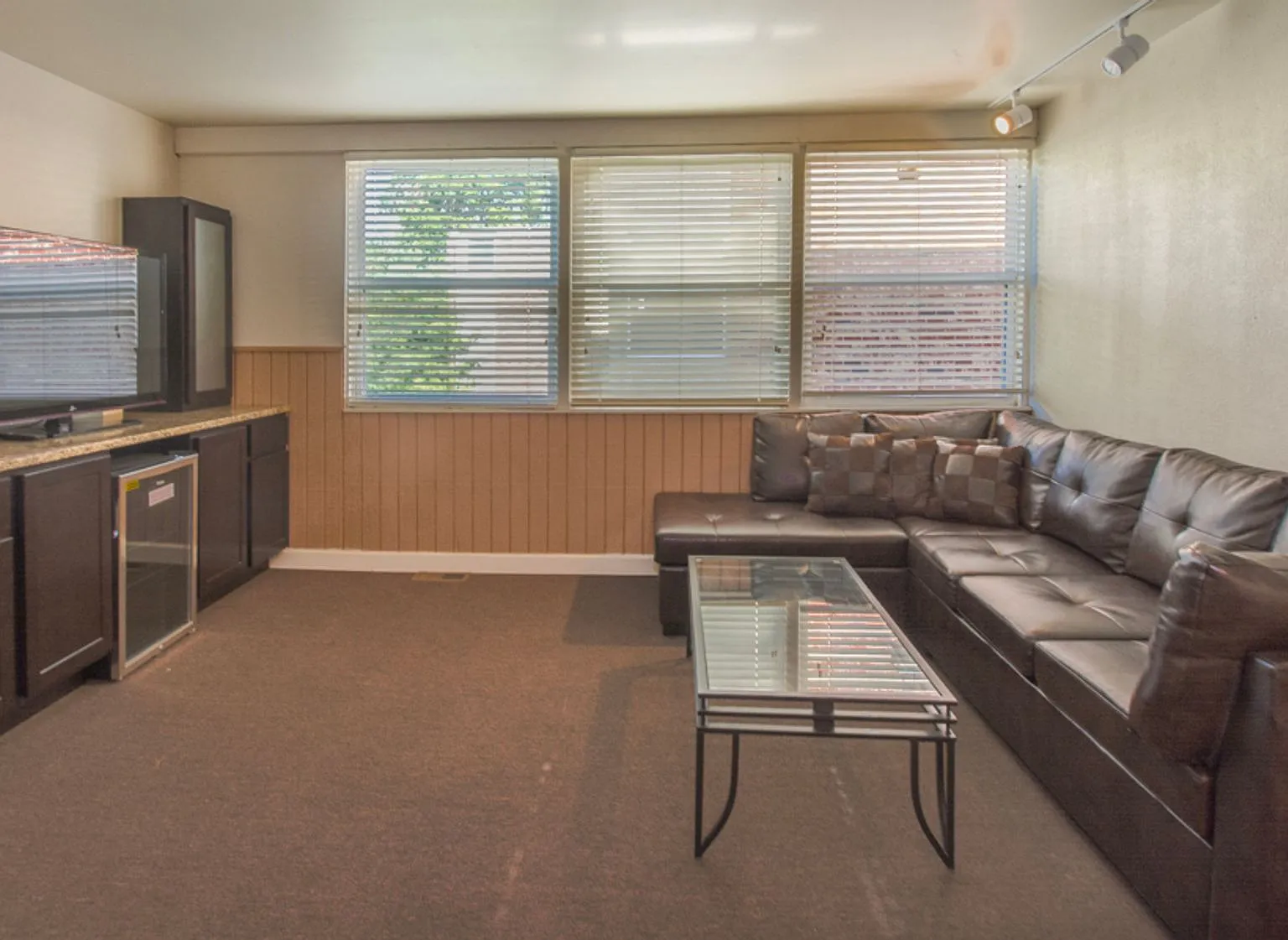 512 E Stoughton St. — Photo 1