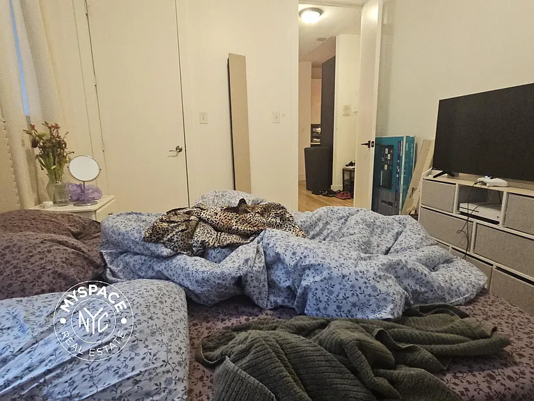 680 Monroe St #3E — Photo 3