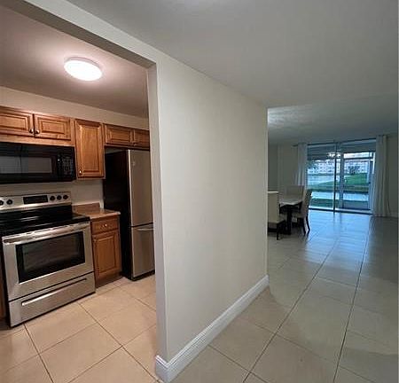 3rd image of 8950 Sunrise Lakes Blvd APT 110