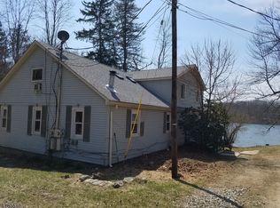 33 Smith St, Blairstown, NJ 07825