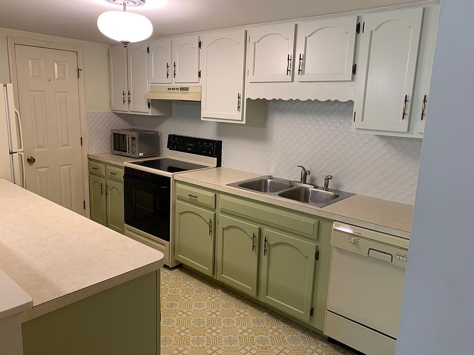 2nd image of 4666 Ravine Rd