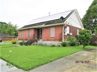 728 Deerfield Rd, Gretna, LA 70056