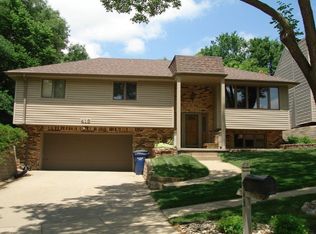 413 Idlewood Ct, Sioux City, IA 51104