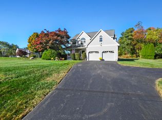 5 Longview Cir, Pelham, NH 03076