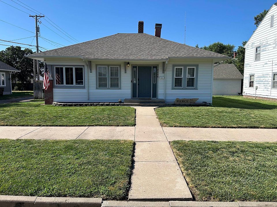 1st image of 2209 Forest Ave