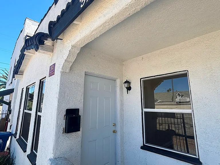 5158 Denker Ave — Photo 2