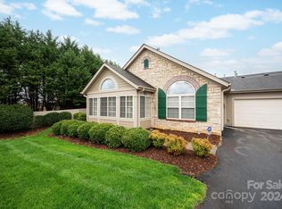 127 Outlook Cir, Swannanoa, NC 28778