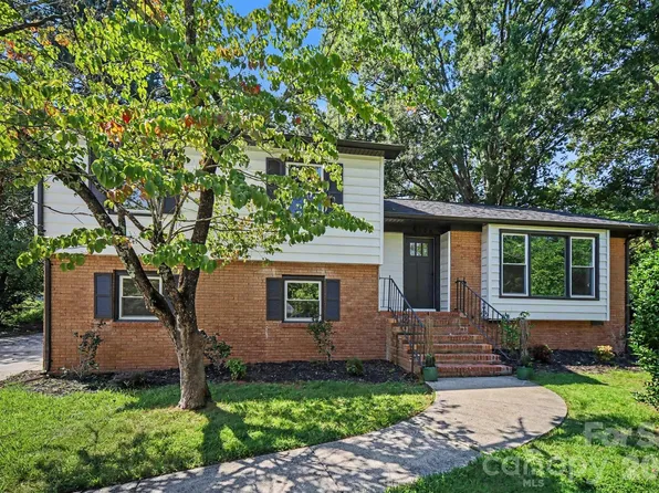 5324 Cheval Pl, Charlotte, NC 28205