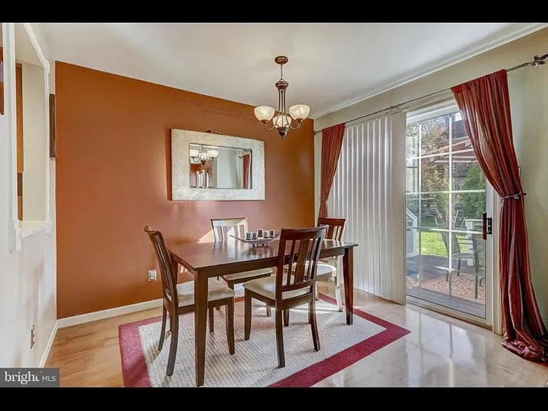 797 Keith Ln — Photo 2