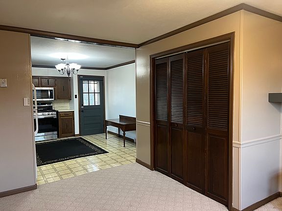 5th image of 390 Hubbards Ln