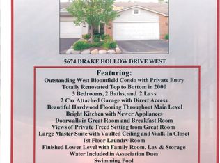 5674 Drake Hollow Dr W #1, West Bloomfield, MI 48322