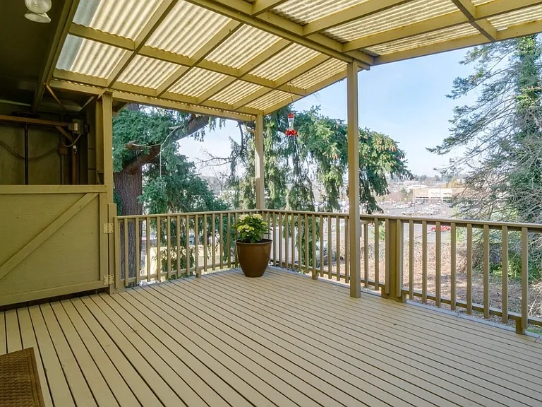 7435 SW Hermoso Way — Photo 11