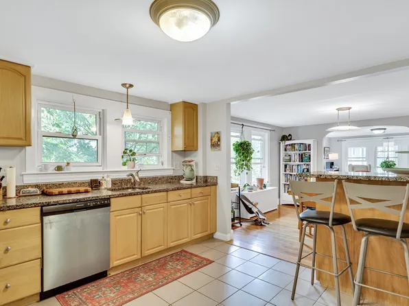 11 Keefe Ave #2, Newton, MA 02464