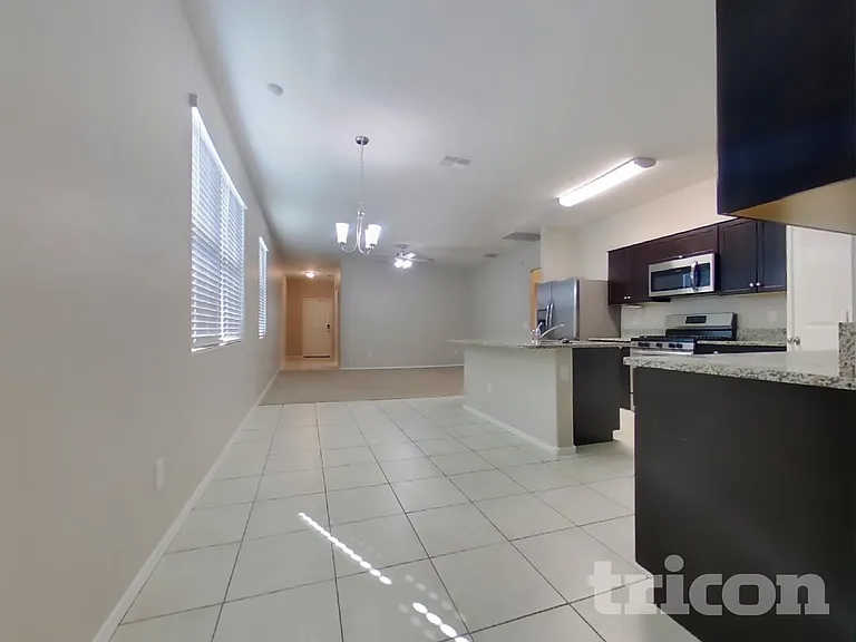 30900 W Picadilly Rd — Photo 5