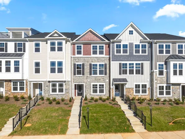 736 Park Ridge Dr, Crozet, VA 22932