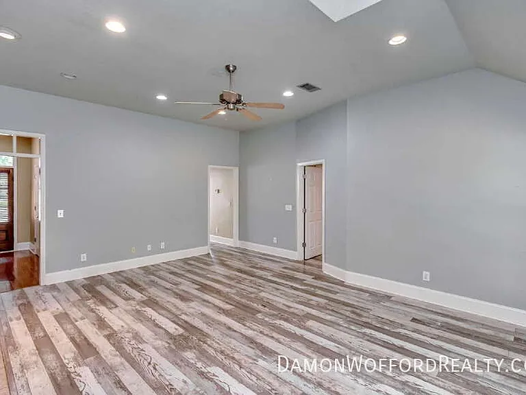 124 Raintree Rd — Photo 17