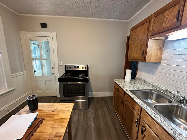 102-104 Allyn St #1 — Photo 7