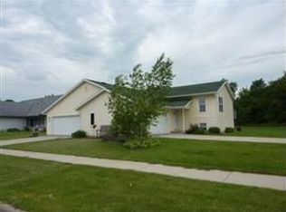 720 Mayapple Dr, Janesville, WI 53545