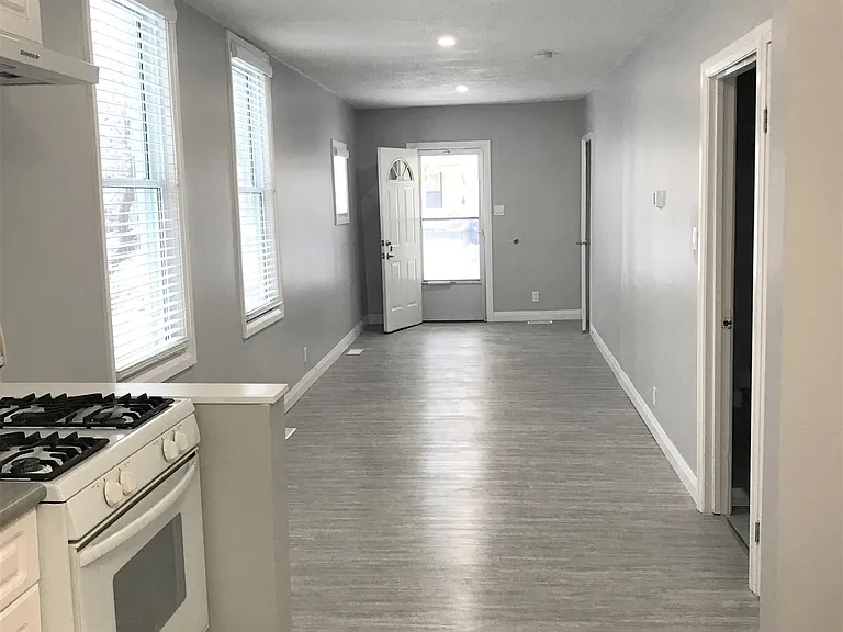 15 Euclid Ave — Photo 5
