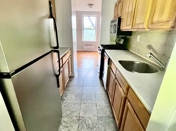 4430 Douglaston Pkwy, Little Neck, NY