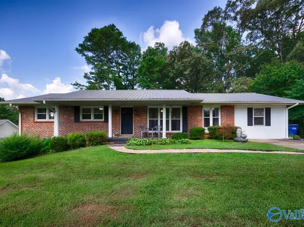 121 11th Pl NW, Arab, AL 35016