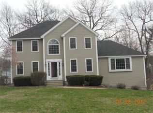 7 Strawberry Knoll Dr, Sutton, MA 01590