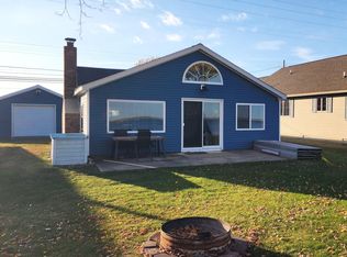 11712 W Shore Dr, Houghton Lake, MI 48629