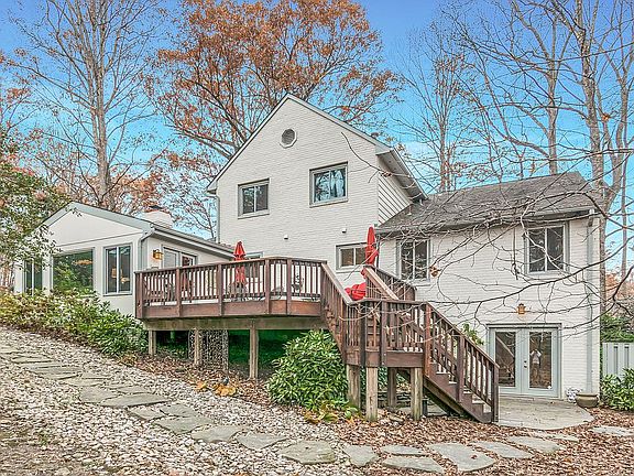 3rd image of 10164 Clover Glen Dr