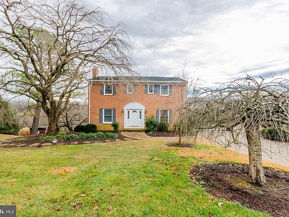 3rd image of 3819 Greenridge Dr