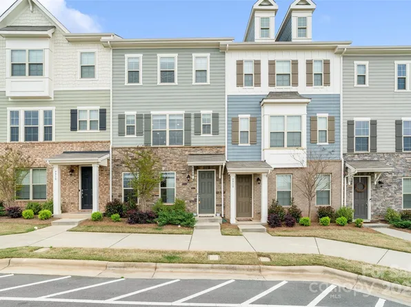 9914 Ainslie Downs St, Charlotte, NC 28273