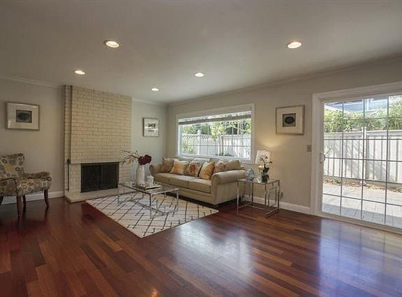 3rd image of 852 Los Robles Ave