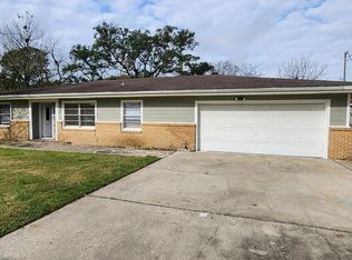 6731 32nd St, Groves, TX 77619