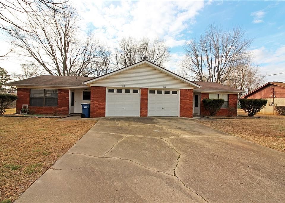 1st image of 311 Magnolia Dr