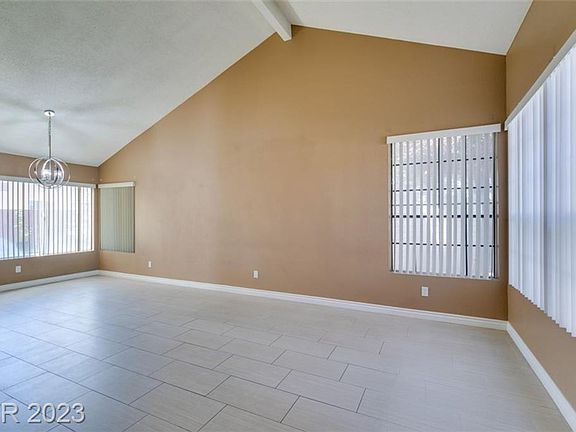 4th image of 332 Hutchings Ln