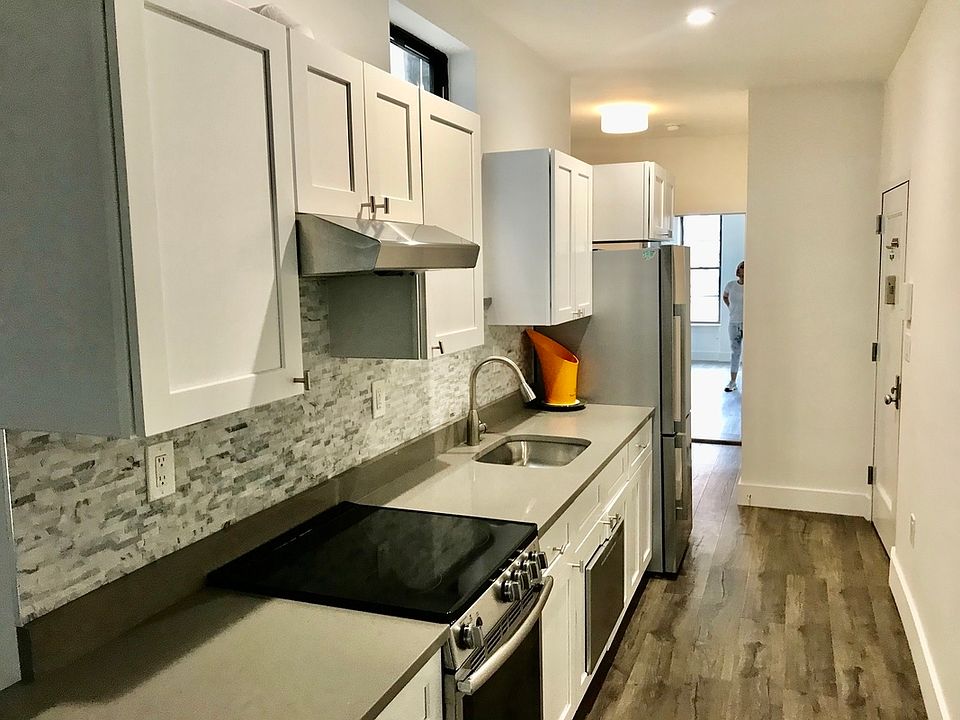 1st image of 227 E 88th St #5