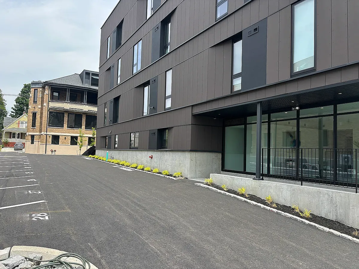 1 bed, 725 sqft, $2,250 — Photo 3