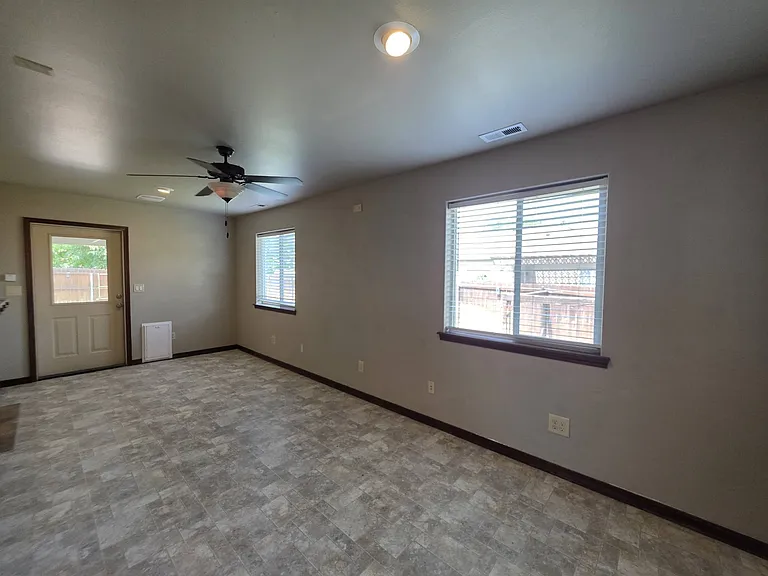 1523 Sacajawea Ave — Photo 22