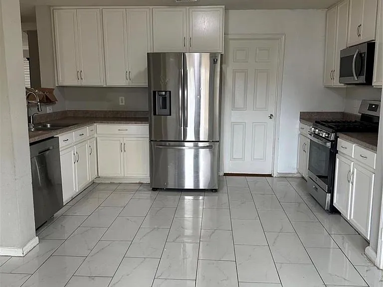 17002 Westminster Village Ct — Photo 6