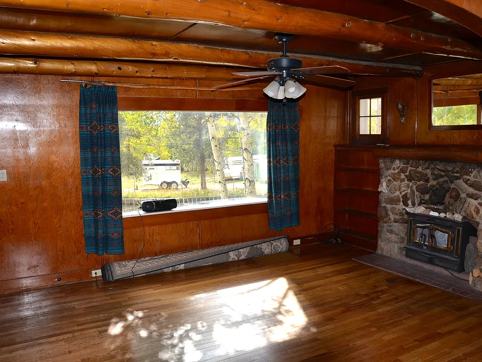 Hardwood floors thru-out