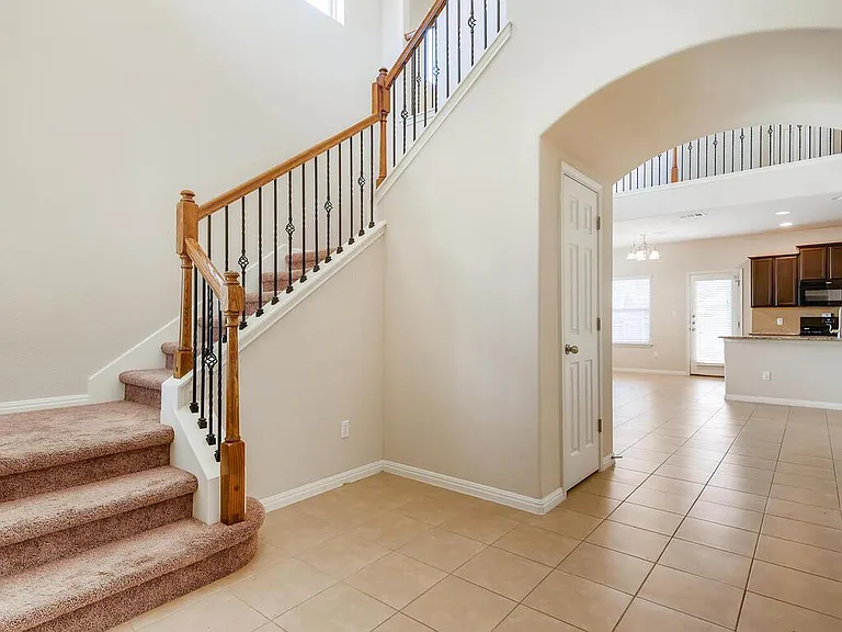 226 Hay Barn St — Photo 6