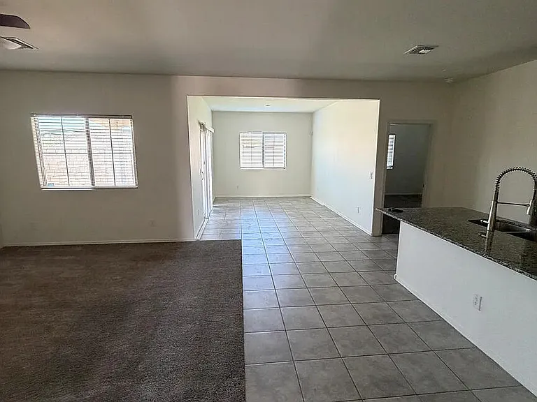 4816 S 111th Dr — Photo 3